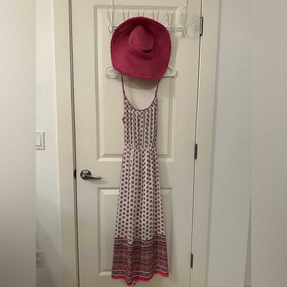 Gap XS pink and White Patterned Maxi Dress with a matching hat